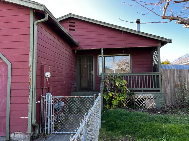 1852 Wavecrest Avenue, Mckinleyville, CA 95519