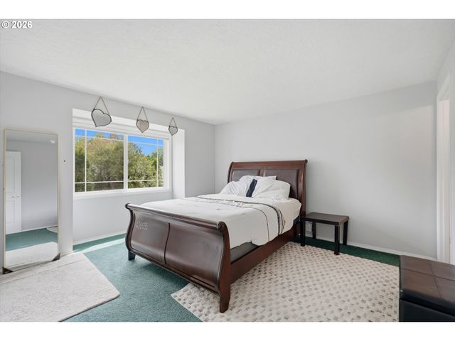 2146 Se SANDY Ct, Troutdale, OR 97060