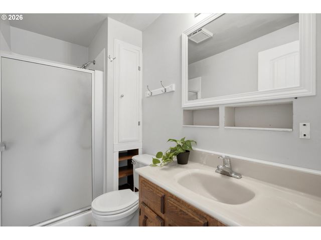 2146 Se SANDY Ct, Troutdale, OR 97060