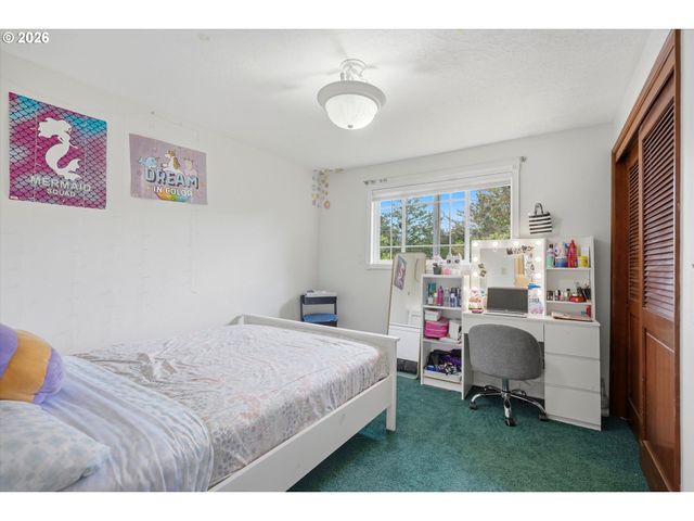 2146 Se SANDY Ct, Troutdale, OR 97060