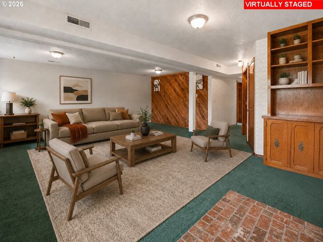 2146 Se SANDY Ct, Troutdale, OR 97060