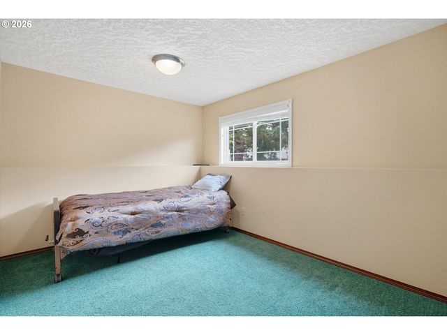 2146 Se SANDY Ct, Troutdale, OR 97060
