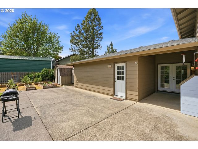 2146 Se SANDY Ct, Troutdale, OR 97060