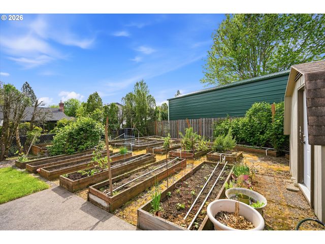 2146 Se SANDY Ct, Troutdale, OR 97060