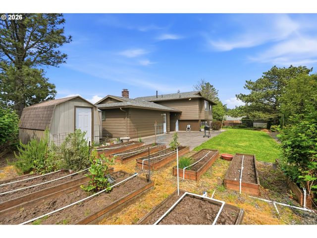 2146 Se SANDY Ct, Troutdale, OR 97060