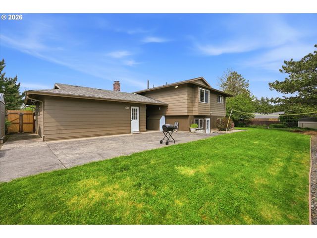 2146 Se SANDY Ct, Troutdale, OR 97060