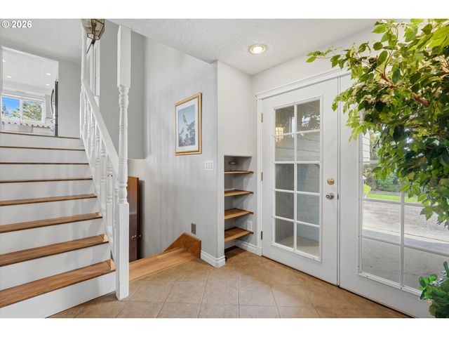 2146 Se SANDY Ct, Troutdale, OR 97060