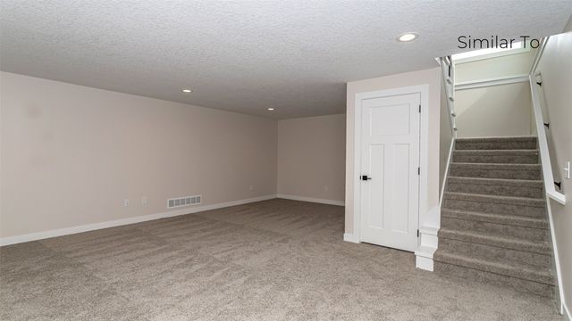 325 NW Lavelle Court, Waukee, IA 50263