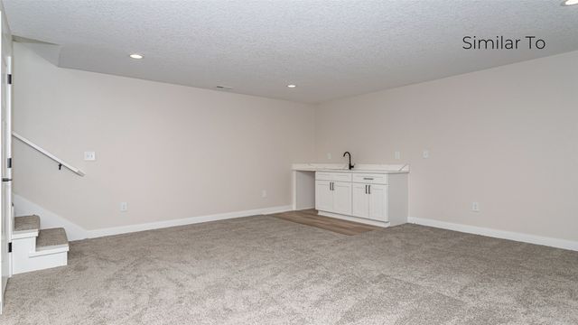 325 NW Lavelle Court, Waukee, IA 50263