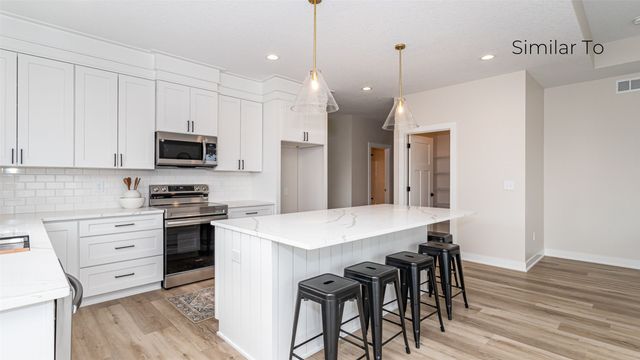 325 NW Lavelle Court, Waukee, IA 50263