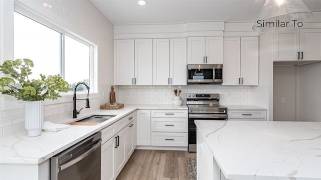 325 NW Lavelle Court, Waukee, IA 50263