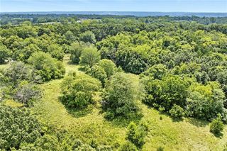 1300 S 94th Street, Edwardsville, KS 66111