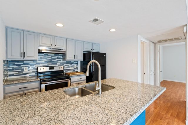2124 Burton DR 159, Austin, TX 78741
