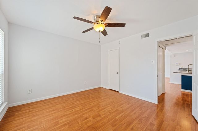 2124 Burton DR 159, Austin, TX 78741