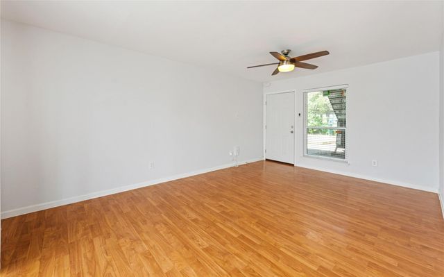 2124 Burton DR 159, Austin, TX 78741