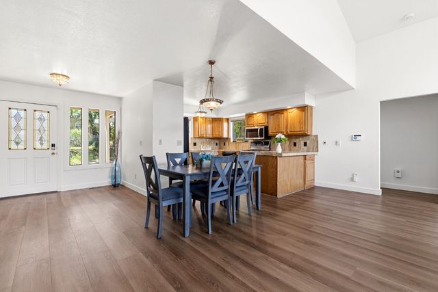 12547 Out Of The Way Pl, Auburn, CA 95603