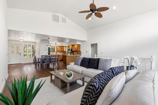 12547 Out Of The Way Pl, Auburn, CA 95603