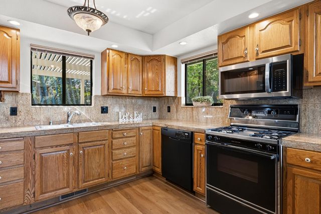 12547 Out Of The Way Pl, Auburn, CA 95603