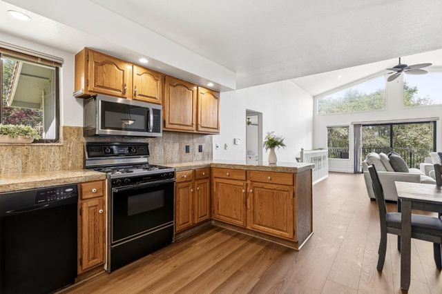 12547 Out Of The Way Pl, Auburn, CA 95603