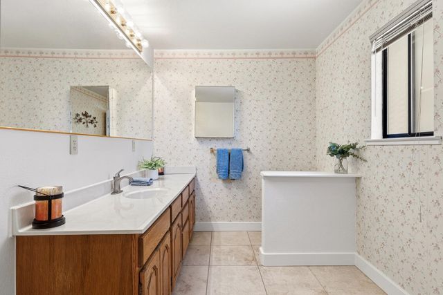 12547 Out Of The Way Pl, Auburn, CA 95603