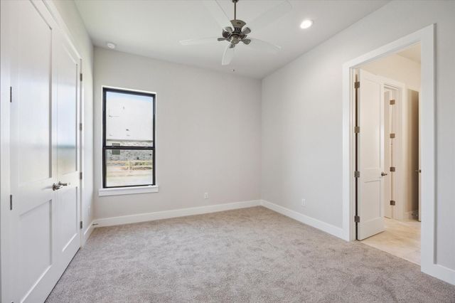 1020 Lake Breeze Drive, Waller, TX 77484