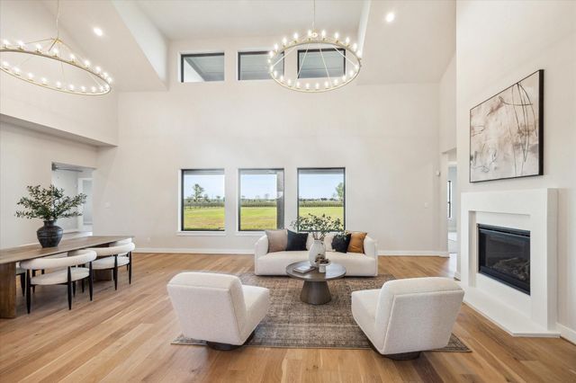 1020 Lake Breeze Drive, Waller, TX 77484