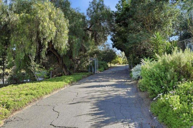 2909 Harris Drive, Vista, CA 92084