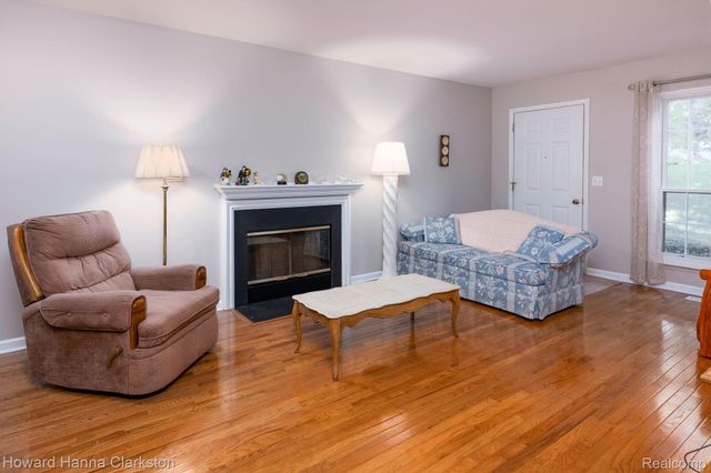 3145 Hidden Ridge Drive, Waterford Charter Township, MI 48328