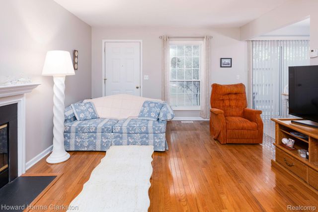 3145 Hidden Ridge Drive, Waterford Charter Township, MI 48328