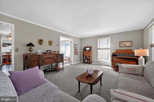 2953 PARKVIEW LN, Allentown, PA 18103
