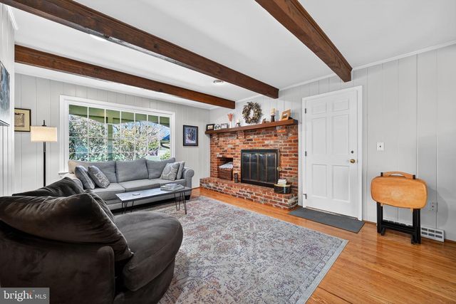 2953 PARKVIEW LN, Allentown, PA 18103