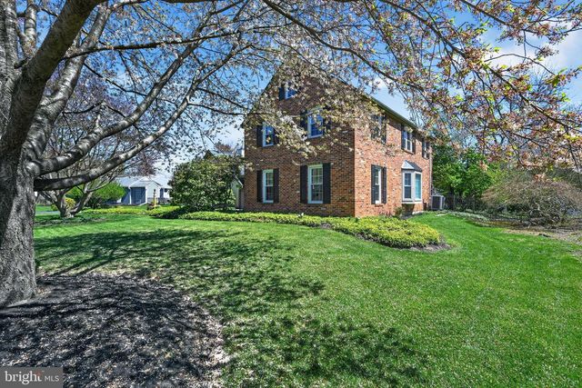 2953 PARKVIEW LN, Allentown, PA 18103