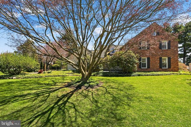 2953 PARKVIEW LN, Allentown, PA 18103