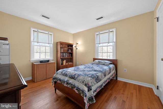 2953 PARKVIEW LN, Allentown, PA 18103