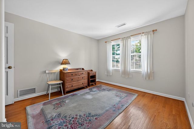 2953 PARKVIEW LN, Allentown, PA 18103