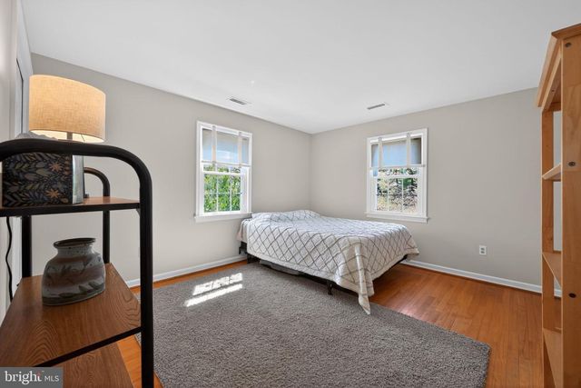 2953 PARKVIEW LN, Allentown, PA 18103