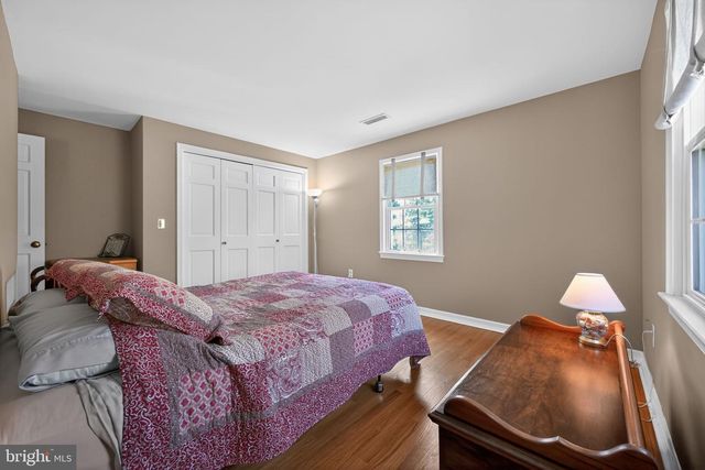 2953 PARKVIEW LN, Allentown, PA 18103