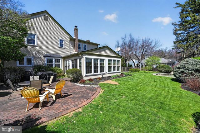 2953 PARKVIEW LN, Allentown, PA 18103