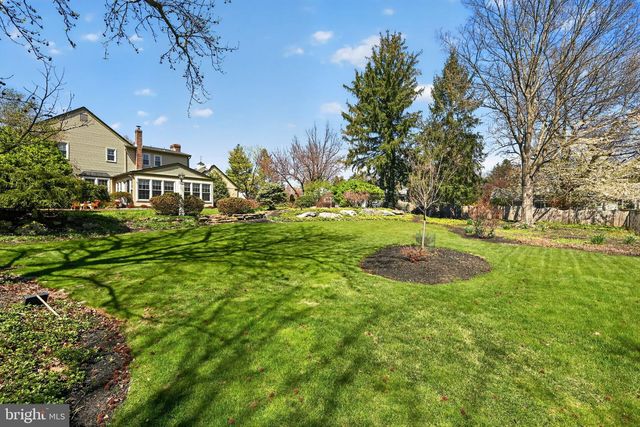 2953 PARKVIEW LN, Allentown, PA 18103