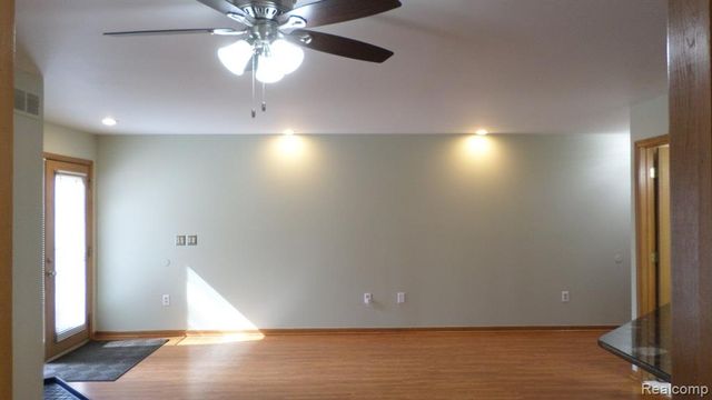 33831 Hooker Road 6, New Baltimore, MI 48047