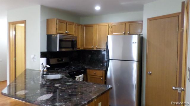 33831 Hooker Road 6, New Baltimore, MI 48047
