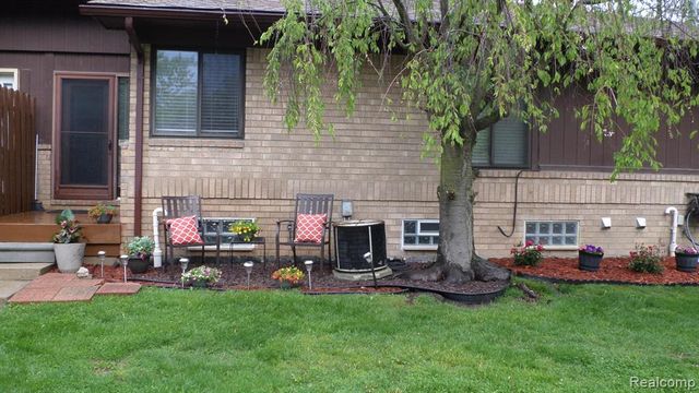 33831 Hooker Road 6, New Baltimore, MI 48047
