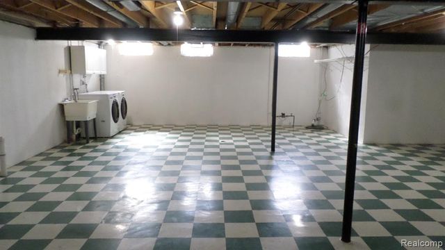 33831 Hooker Road 6, New Baltimore, MI 48047