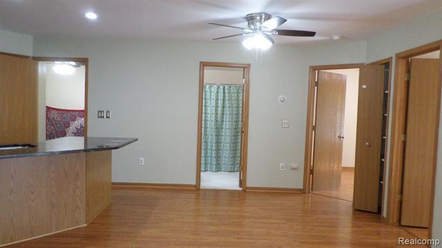 33831 Hooker Road 6, New Baltimore, MI 48047