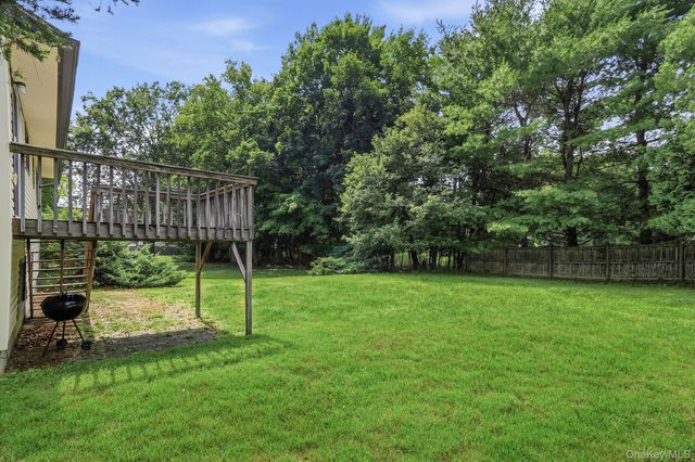 55 Sutton Park Road, Poughkeepsie, NY 12603