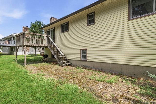 55 Sutton Park Road, Poughkeepsie, NY 12603