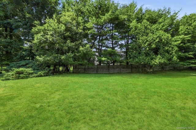 55 Sutton Park Road, Poughkeepsie, NY 12603