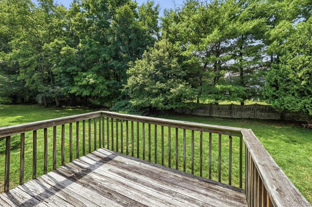 55 Sutton Park Road, Poughkeepsie, NY 12603