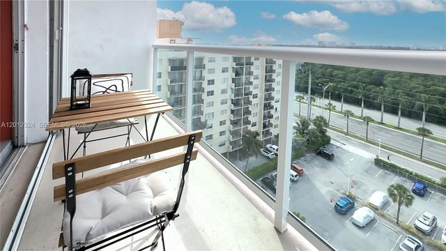 2841 NE 163rd St 1210, North Miami Beach, FL 33160