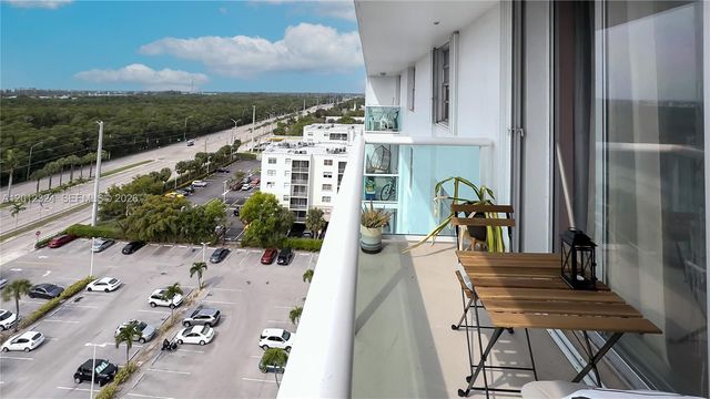 2841 NE 163rd St 1210, North Miami Beach, FL 33160